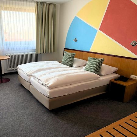 Colourful Hotel Билефельд Экстерьер фото