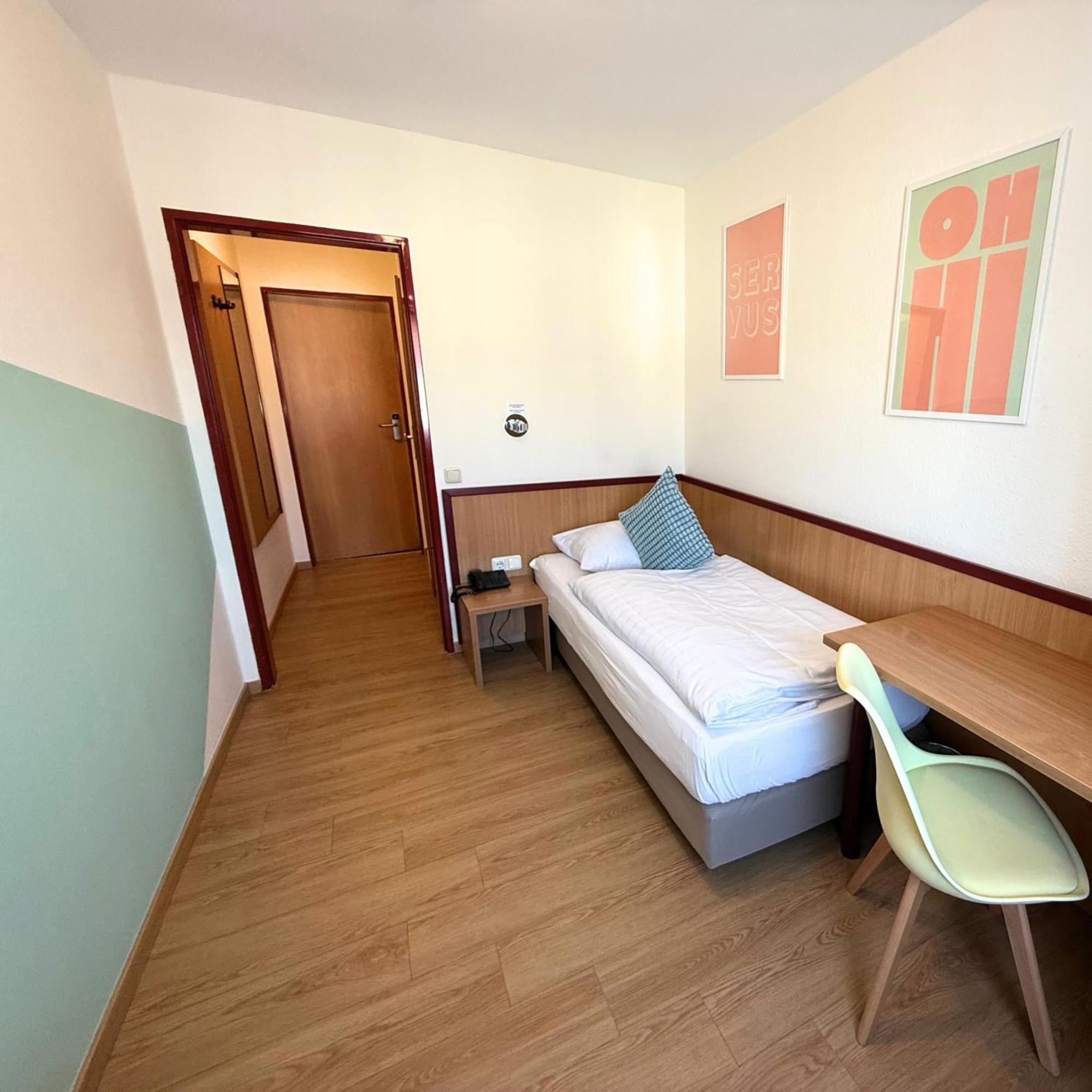 Colourful Hotel Билефельд Экстерьер фото