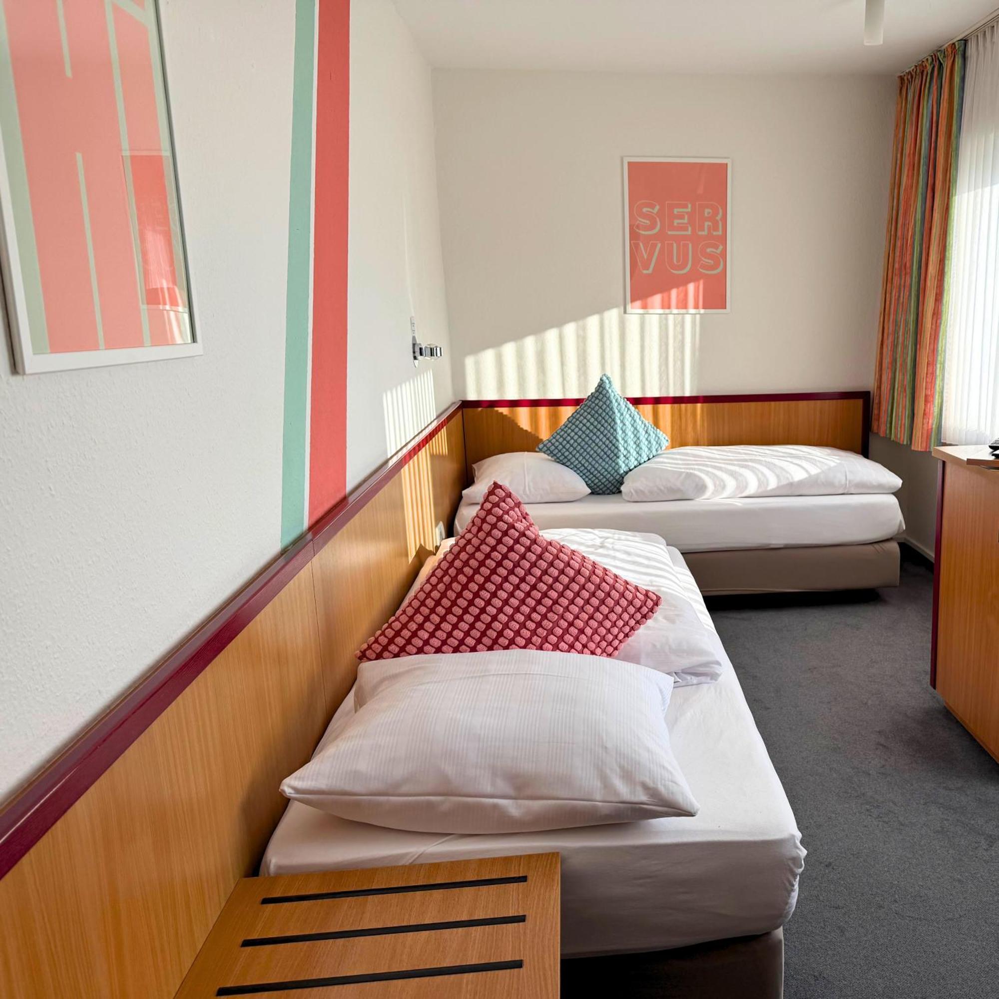 Colourful Hotel Билефельд Экстерьер фото